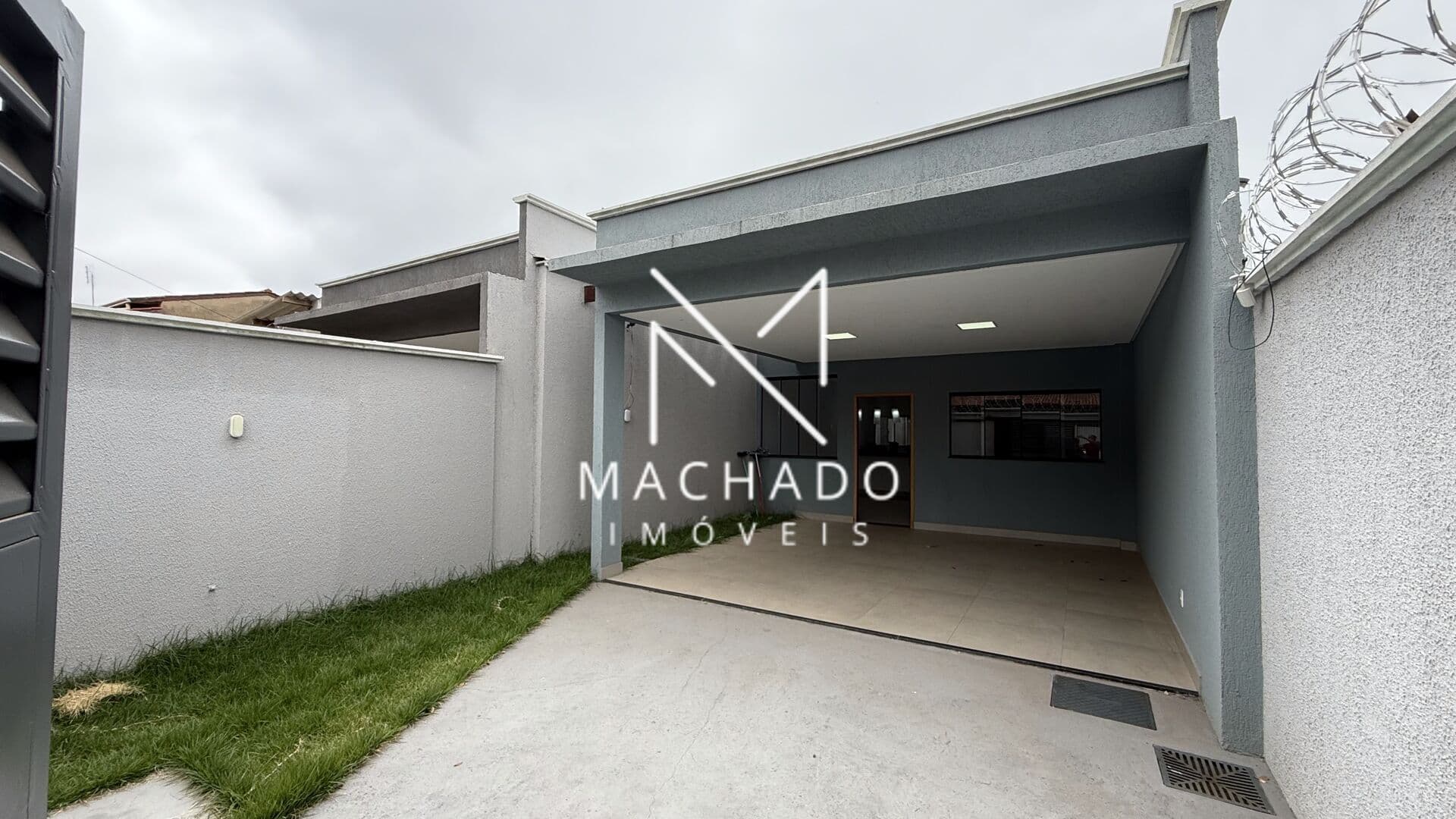 Casa a Venda: Jardim Balneário Meia Ponte.