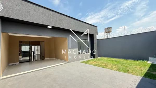 Casa a venda: Balneário Meia Ponte.