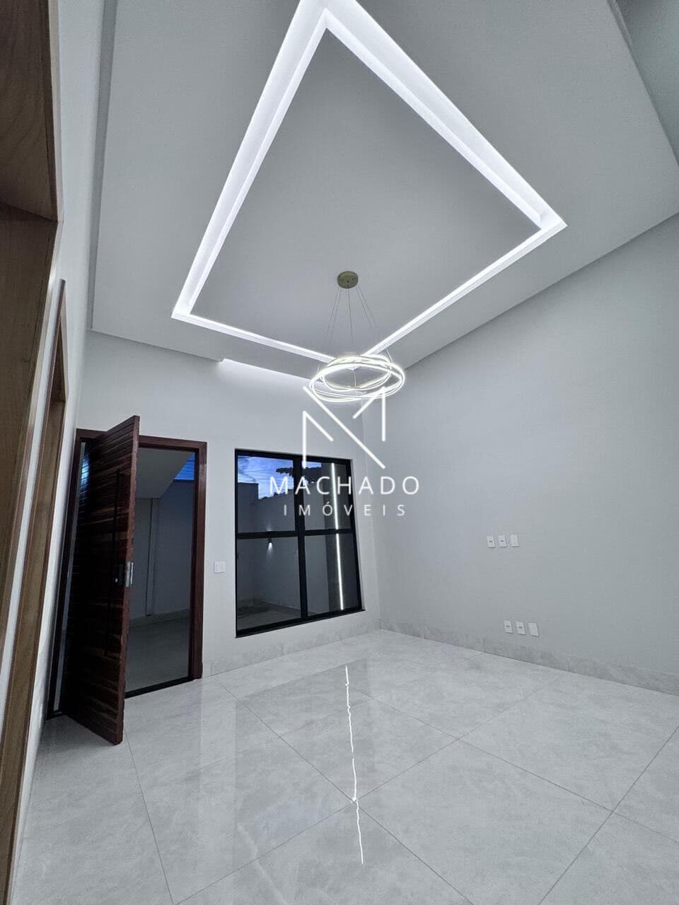 Casa a venda: setor Urias Magalhães (ao lado shopping Passeio das Águas).
