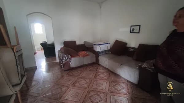 🏡 OPORTUNIDADE NO JARDIM GUANABARA: CASA COM AMPLO TERRENO!