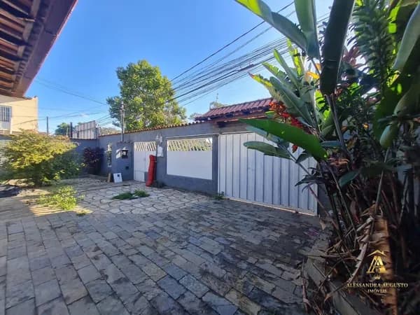 Casa no Bairro Frimisa, Santa Luzia