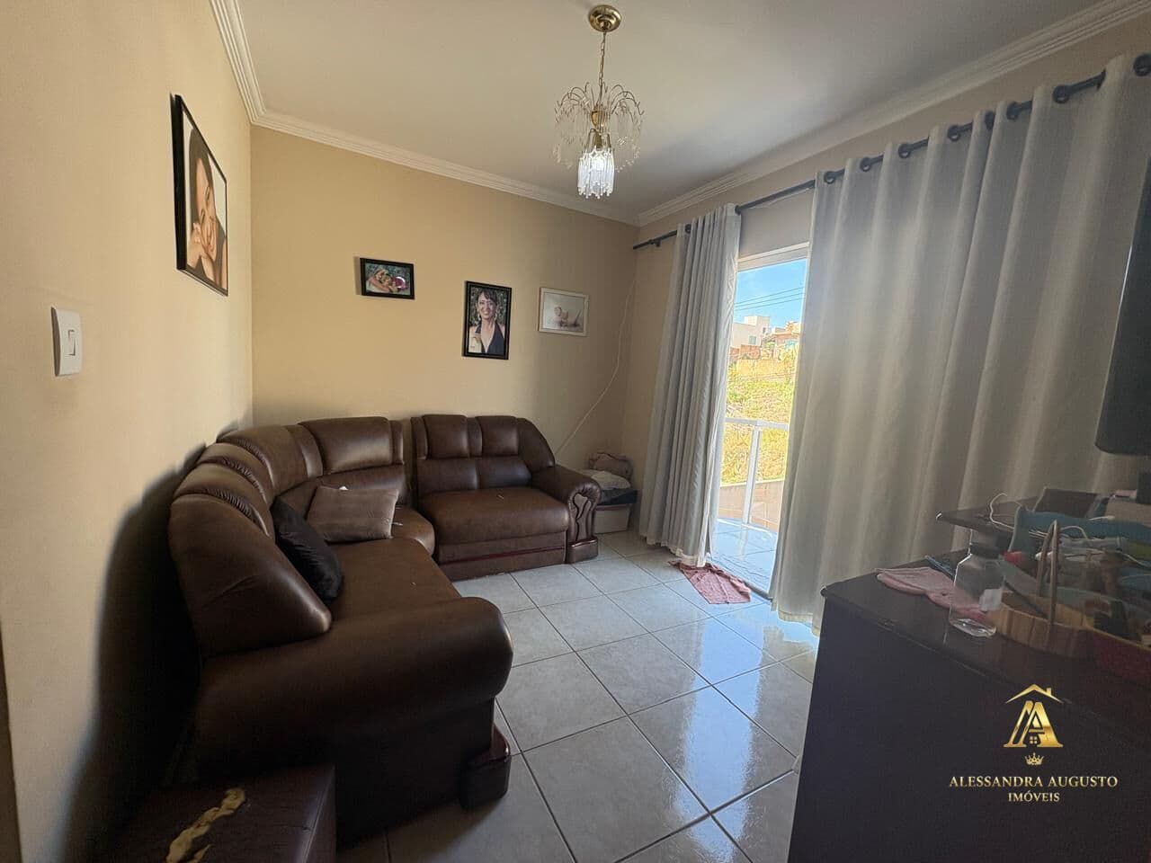 OPORTUNIDADE ÚNICA! Casa Geminada DUPLEX de 4 Quartos - Liberdade, Santa Luzia/MG - Por Apenas R$ 410.000!