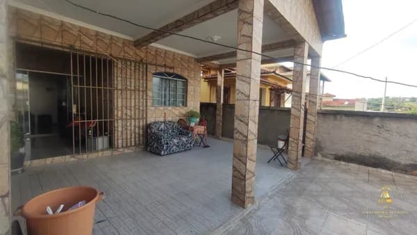 🏡 Casa Aconchegante com Ampla Varanda e Garagem – Bairro Frimisa