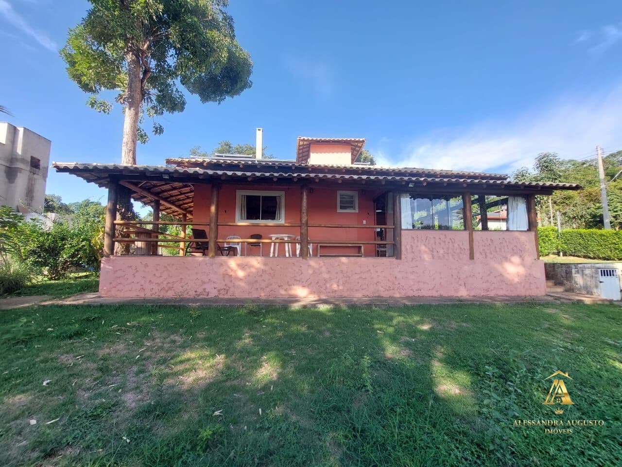 CASA ALTO PADRÃO - Condomínio Lírios dos Ventos