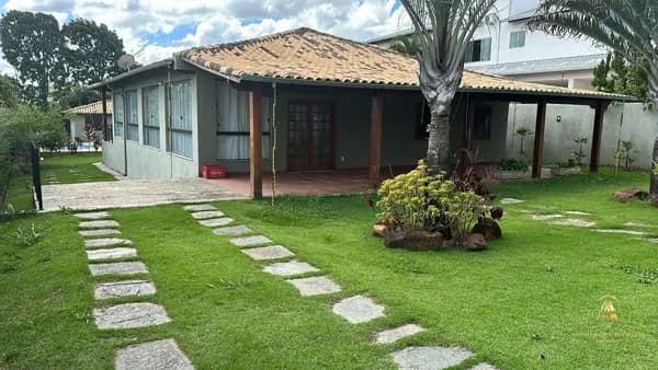 PORTEIRA FECHADA! LUXO E LAZER NO CONDOMÍNIO ALDEIAS DO LAGO!