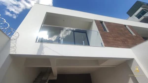 CASA GEMINADA ENTRADA INDEPENDENTE – BAIRRO SANTA MÔNICA – BH – MG