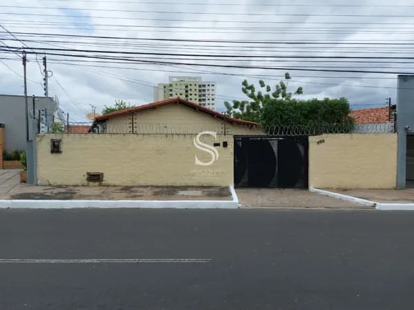 Casa próximo a UFPI com 3 suítes