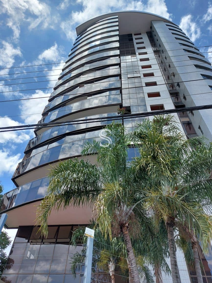 Apartamento Alto Padrão com 320 m com 5 vagas de garagem livres