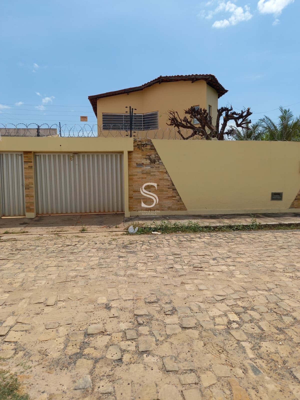 Vende Casa Duplex Bairro Ininga com 3 suítes