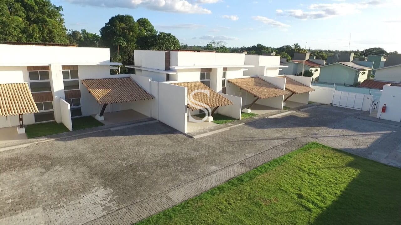 Casa Duplex em condomínio pronta para morar