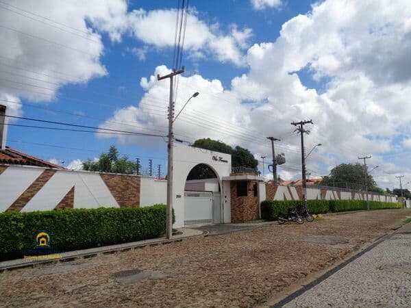 Casa-em-Condominio-para-Venda-em-Planalto-Teresina-PI