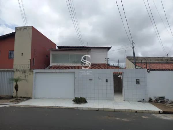 Casa Duplex Bairro São João / VENDA