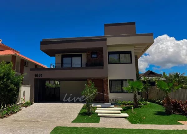 Casa Nova na Búzios | Principal Avenida de Jurerê Internacional