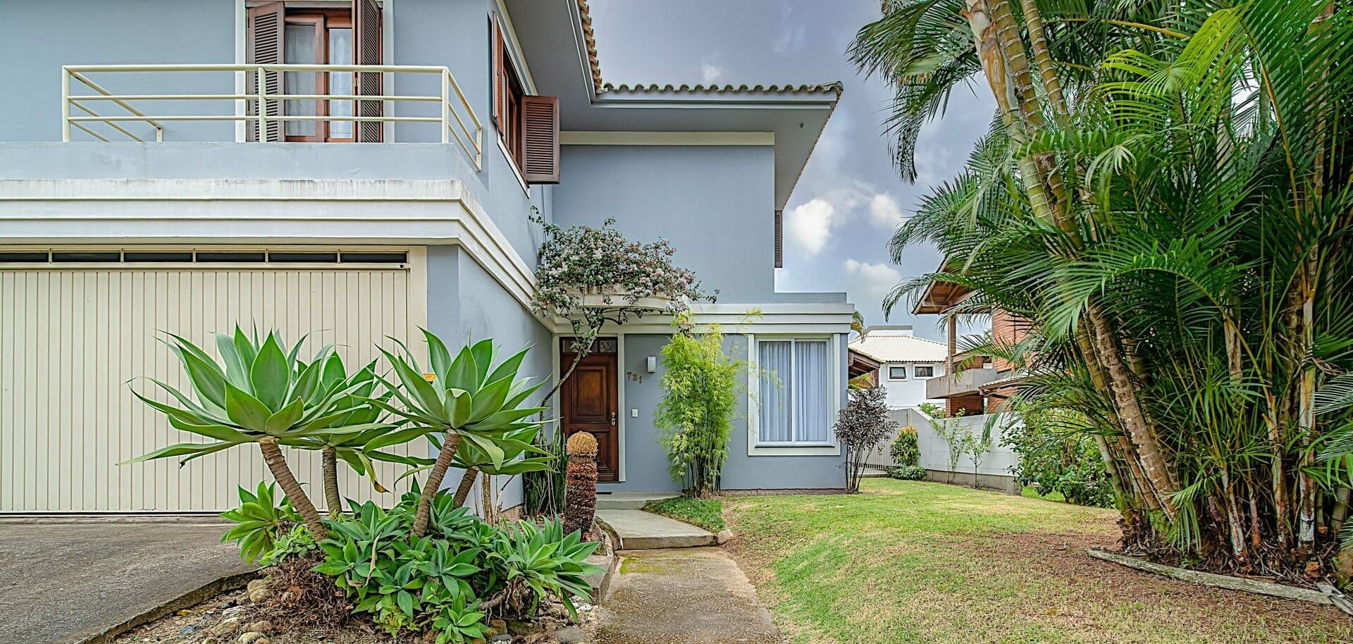 Casa Padrão para Aluguel em Jurerê Internacional Florianópolis-SC