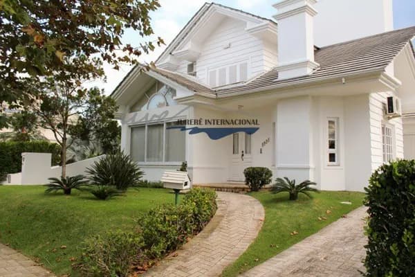 Casa Padrão para alugar e Aluguel em Jurerê Internacional Florianópolis-SC