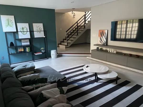 Casa agradável em rua tranquila, totalmente reformada!