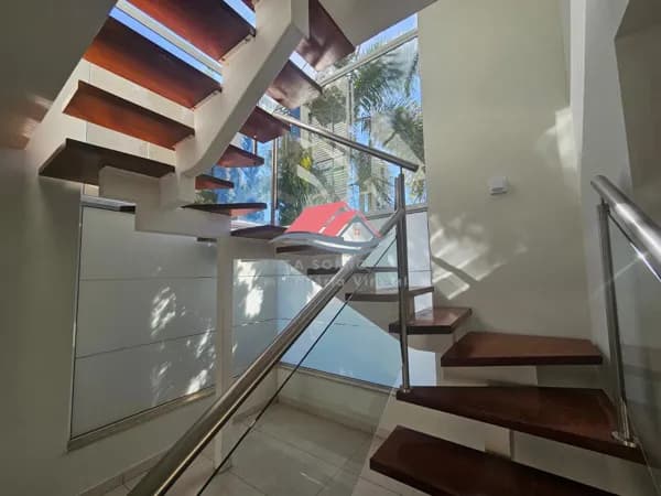 Vende-se Casa em Condomínio Santa Mônica II