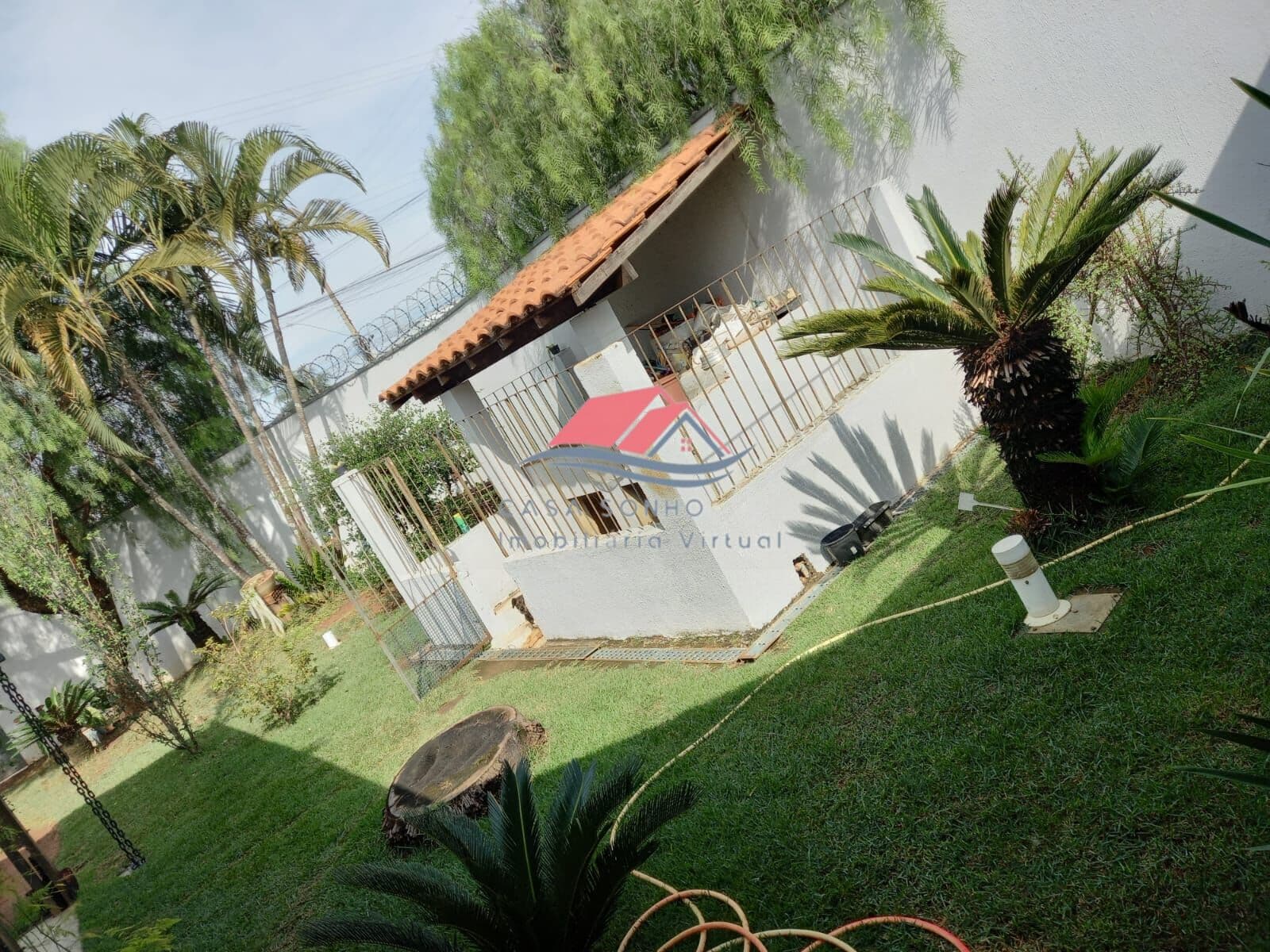 Vende-se Casa Padrão no Jardim Guaçuano em Mogi Guaçu-SP.