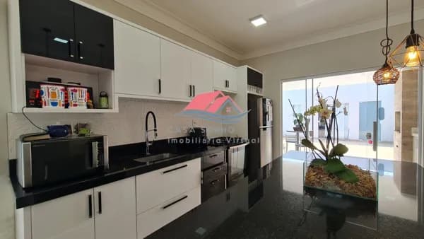 Vende-se Casa no Condomínio Palm Park em Estiva Gerbi - SP.