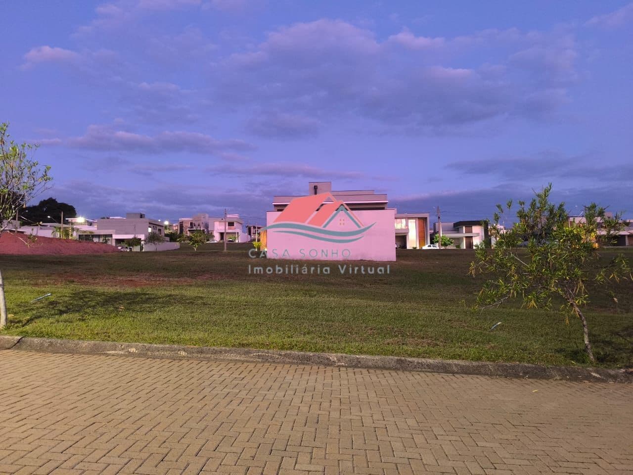 Vende-se Terreno no Condomínio Morro Do Sol em Mogi Mirim-SP.