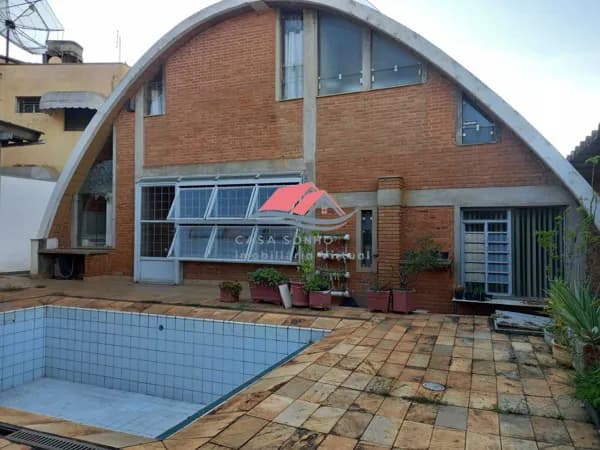 Vende-se Casa Comercial no Jardim Camargo em Mogi Guaçu-SP.