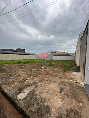 Vende-se Terreno no Condomínio Residencial Do Bosque em Mogi Mirim-SP.
