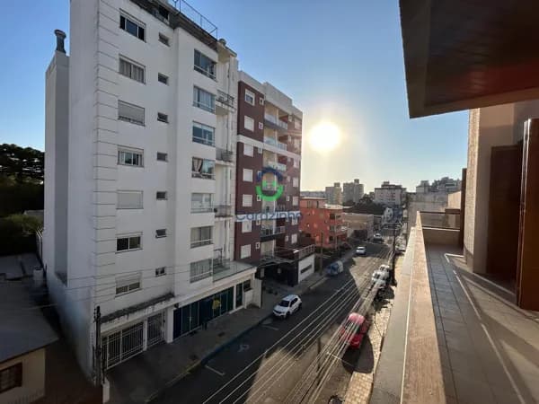 APARTAMENTO 3 QUARTOS NO CENTRO!