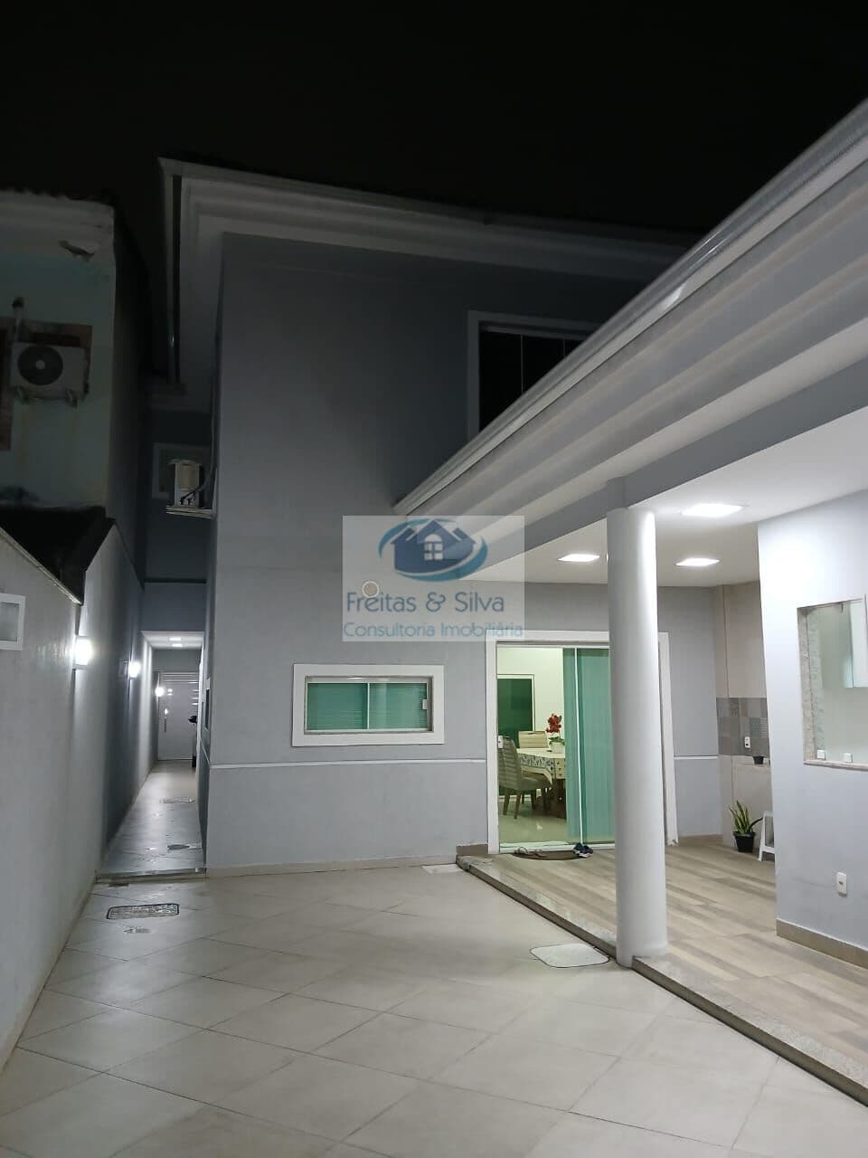 Sobrado em Rio de Janeiro - Campo Grande