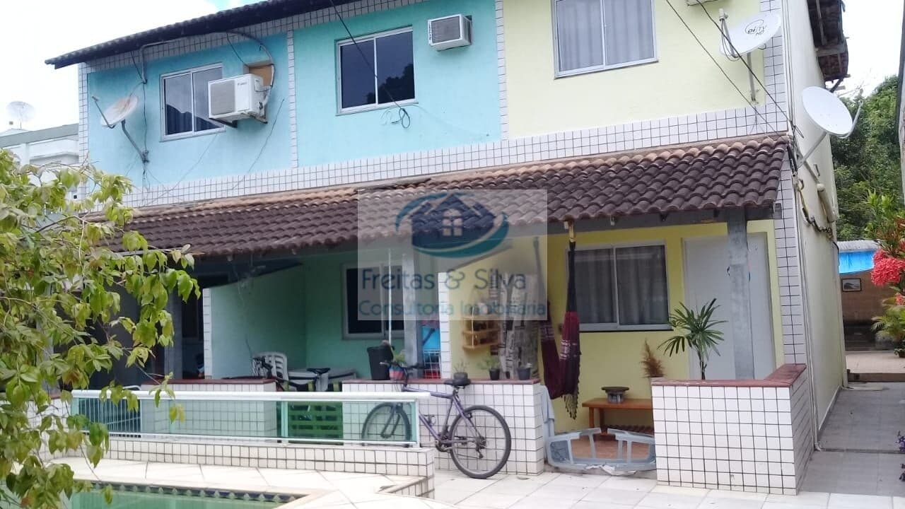 4 casas em condomínio com piscina e churrasqueira