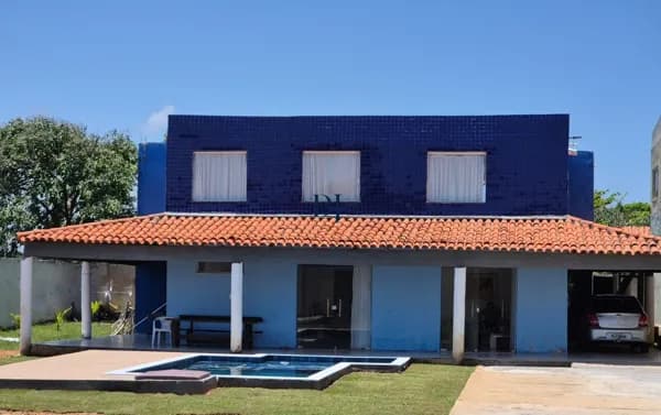 Para quem quer investir ou morar: Vendo Casa Mobiliada com 5 Suítes a menos de 100m da Praia de Jauá - Litoral Norte-BA
