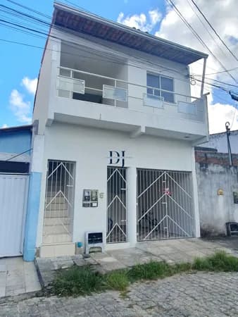 OPORTUNIDADE: Casa para ALUGAR com 2 quartos próximo a Faculdade Santíssimo em Alagoinhas-BA