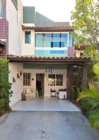 Casa Duplex à Venda em Patamares – Village com Piscina | 3 Quartos e Varandas