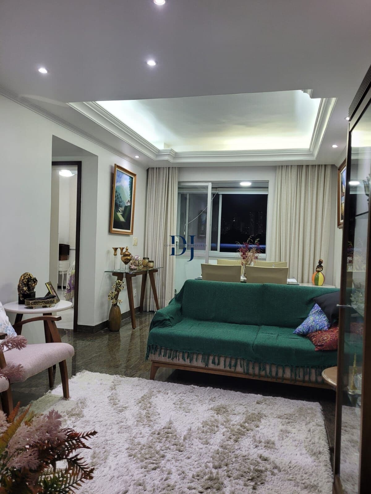 Apartamento à venda com 3 quartos (sendo 1 suíte) + dependência completa e 2 vagas de garagem no bairro Stiep, Salvador-BA