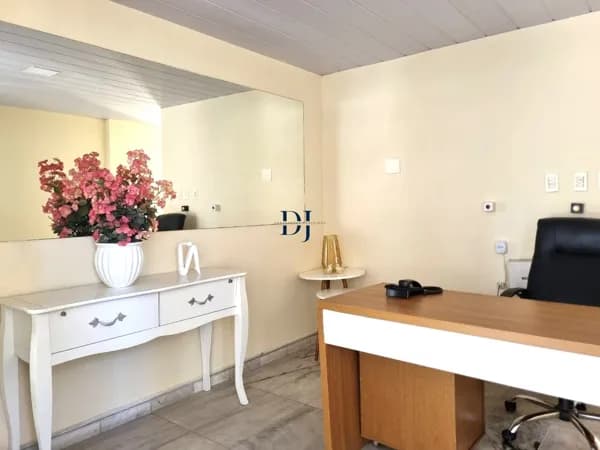 Apartamento à Venda 2 Quartos, Suíte, Varanda e 1 Vaga de Garagem - Nazaré