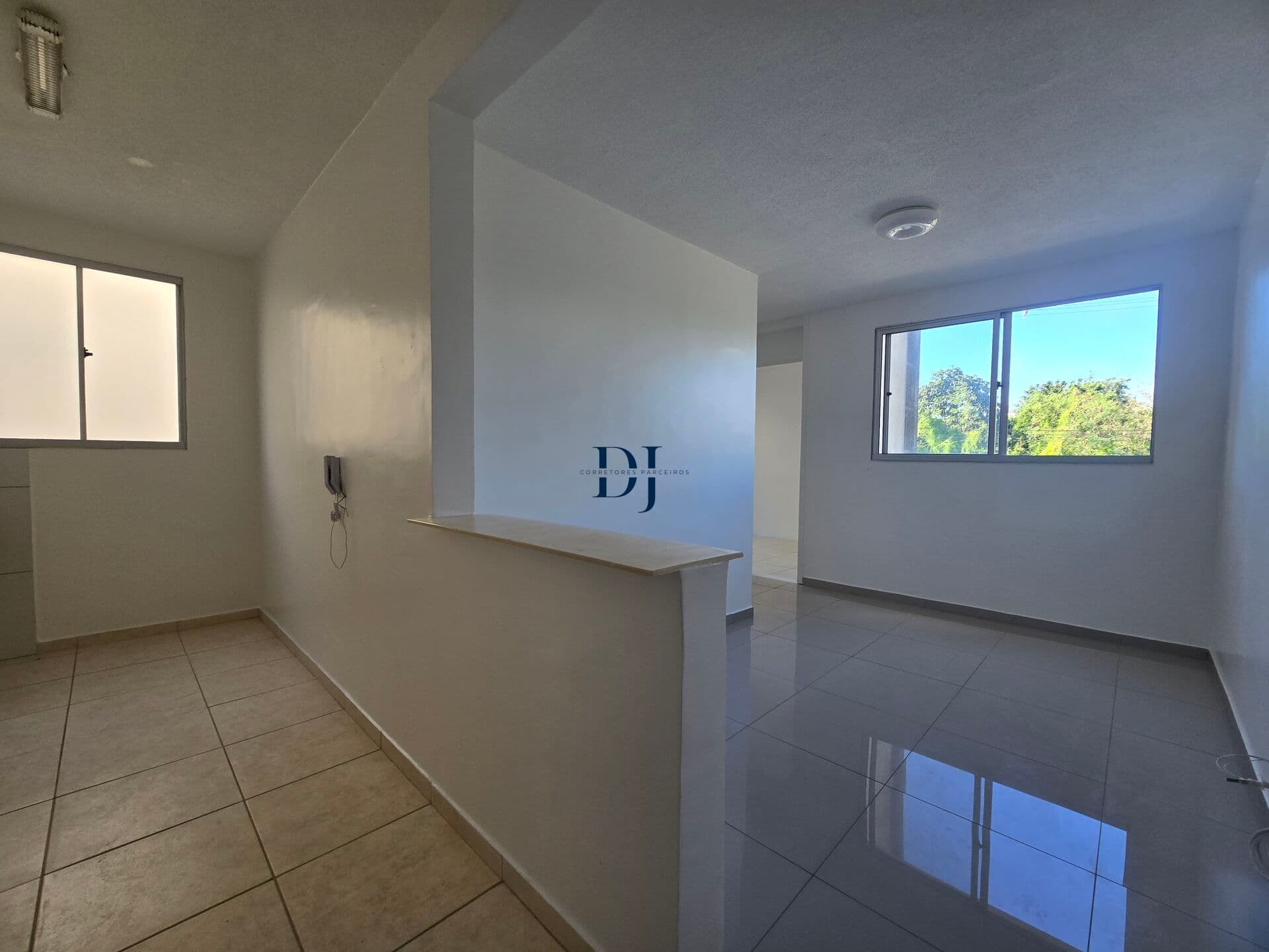 Apartamento à venda com 2 quartos no Condomínio Pq Solar do Atlântico no Centro de Lauro de Freitas - BA