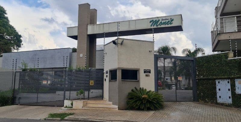 Sobrado em Curitiba - Campo Comprido