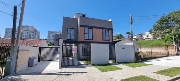 Sobrado em Condomínio em Lindóia, Curitiba/PR