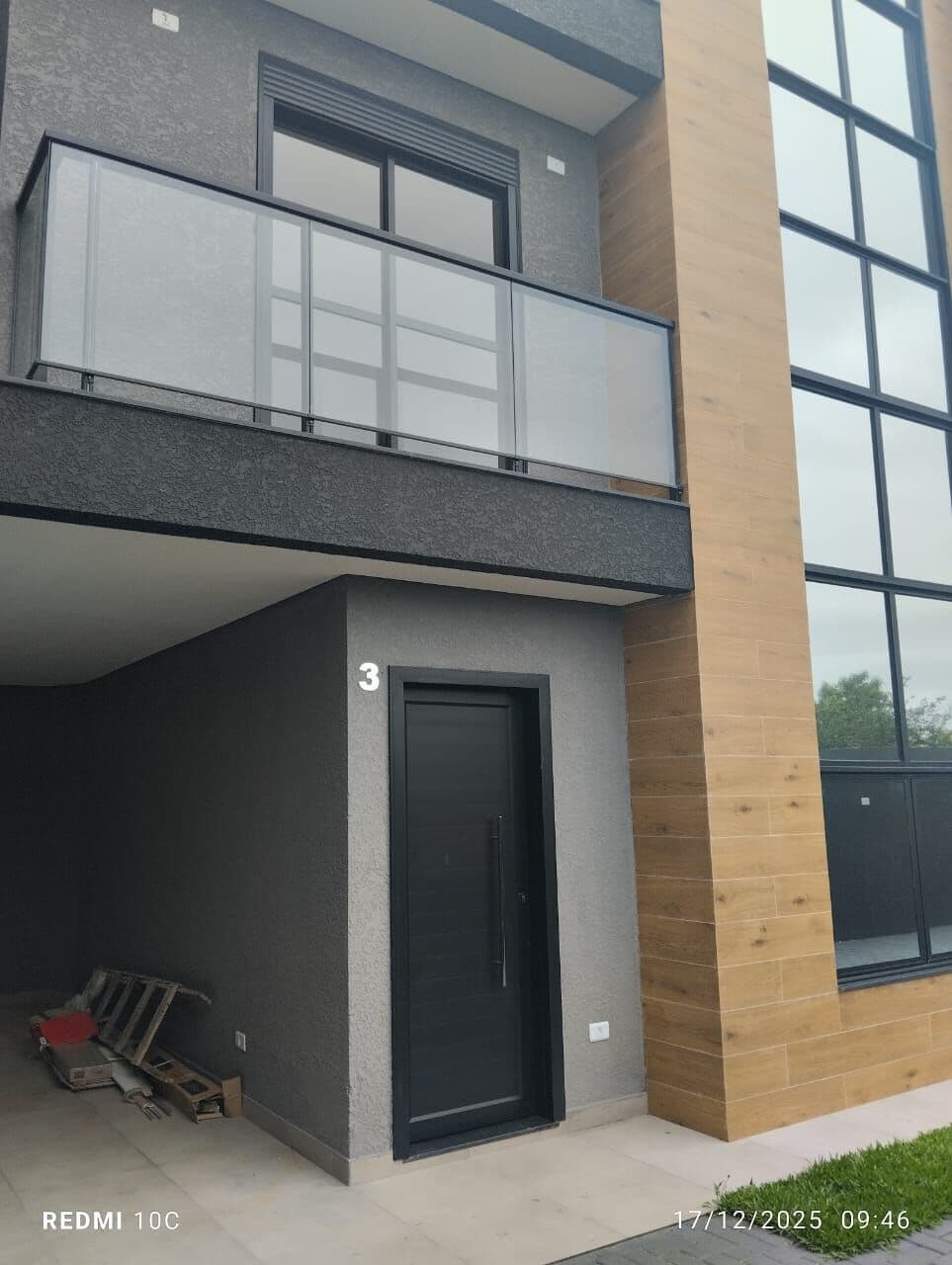 Sobrado triplex em Condomínio em Pinheirinho, Curitiba/PR