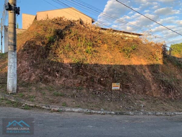 Lote de Esquina - Alto Serenata - 600M2