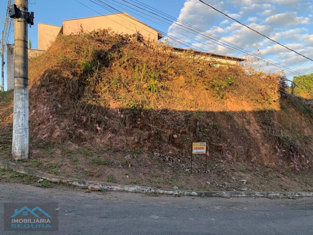 Lote de Esquina - Alto Serenata - 600M2