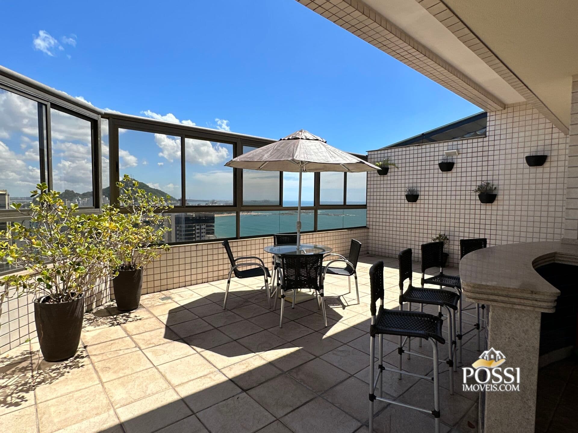 Cobertura na Praia da Costa: 3 Suítes, Vista Mar e Piscina | Ed. Lausanne