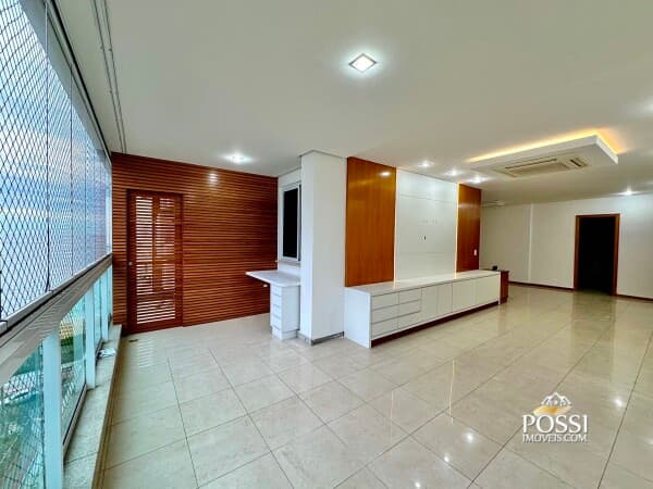 Beverly Hills - Itapoã - Apartamento com 4 quartos (2 suítes) na Quadra do Mar - 3 Vagas soltas - Lazer Completo