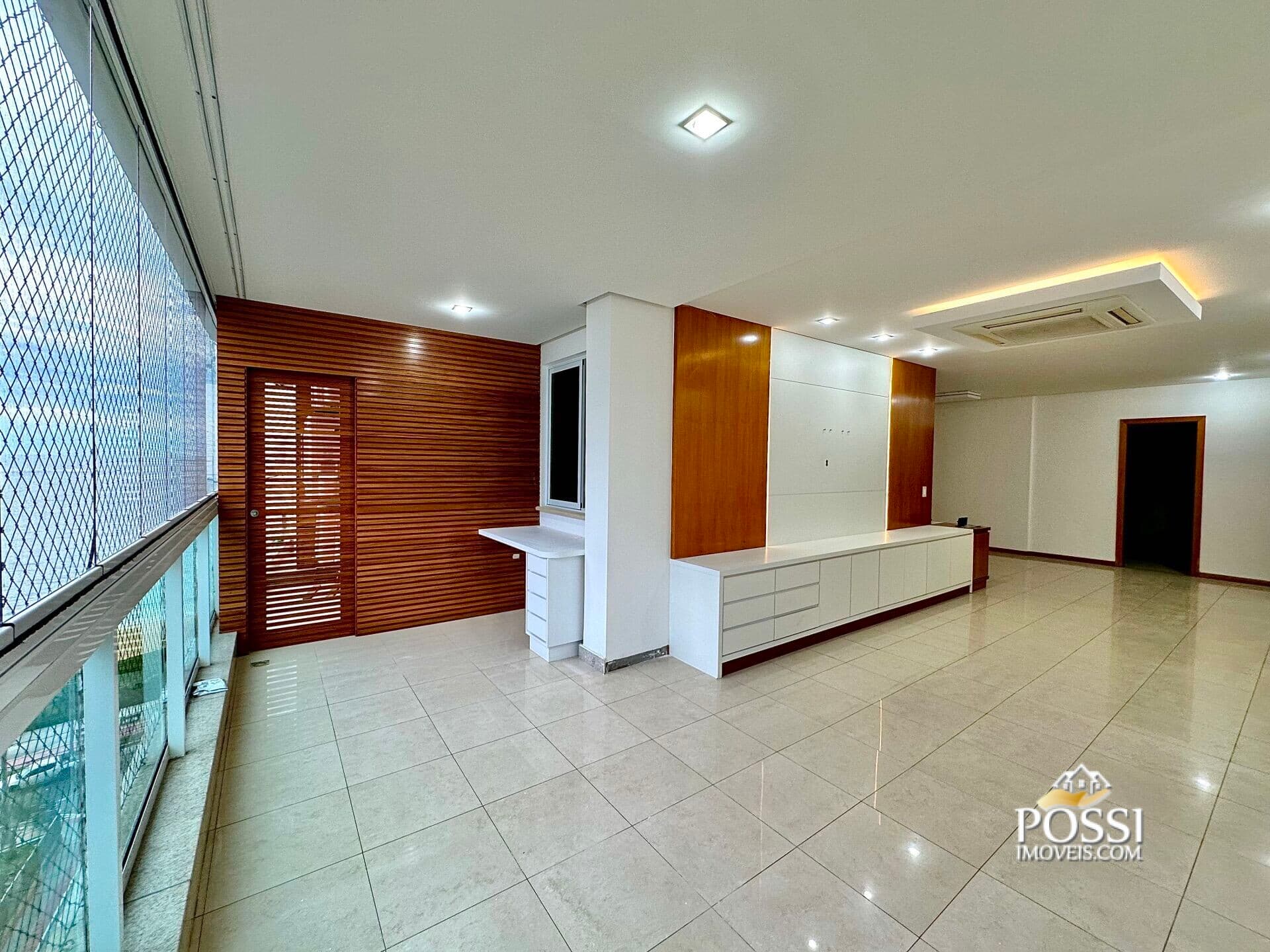 Beverly Hills - Itapoã - Apartamento com 4 quartos (2 suítes) na Quadra do Mar - 3 Vagas soltas - Lazer Completo