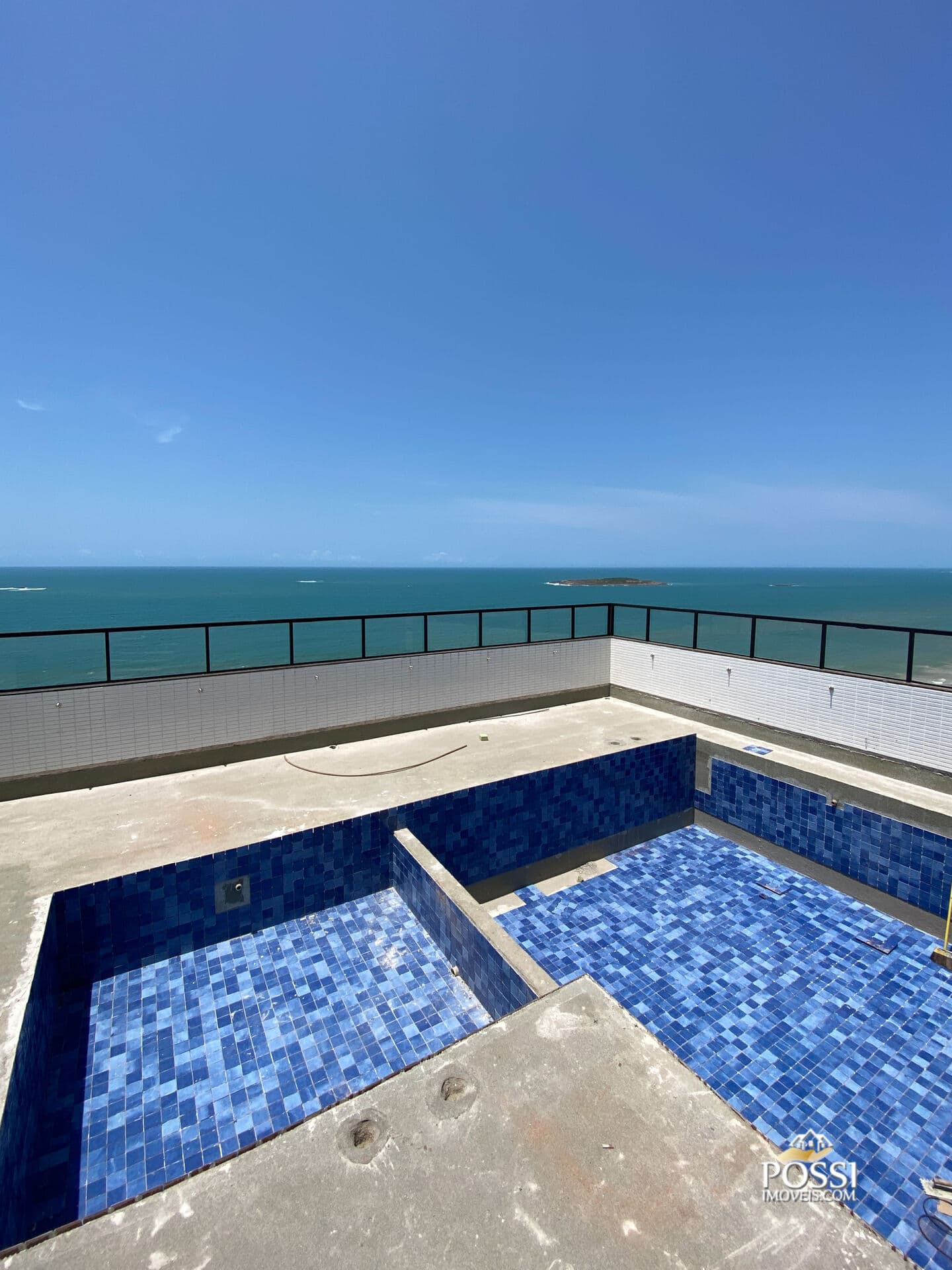 Frente mar, Praia de Itaparica, apartamento com 160 m², 3 quartos (1 suíte) varanda, 2 vagas. Sol da manhã!
