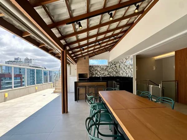 Cobertura Duplex 260 m² em Itapoã — Porteira Fechada na Quadra do Mar