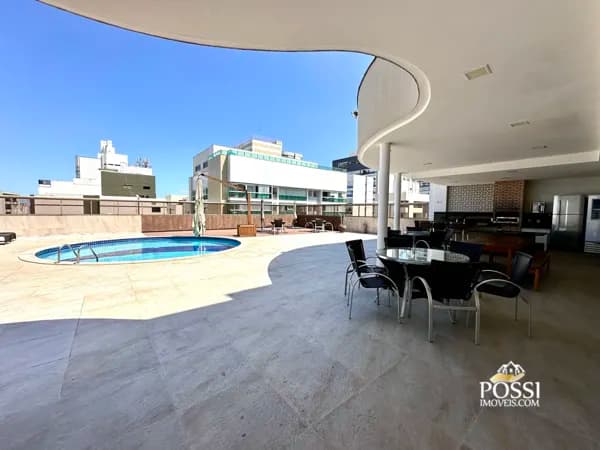 Apartamento amplo na PRAIA DE ITAPOÃ — 4 quartos e 2 suítes no BEVERLY HILLS, quadra do mar