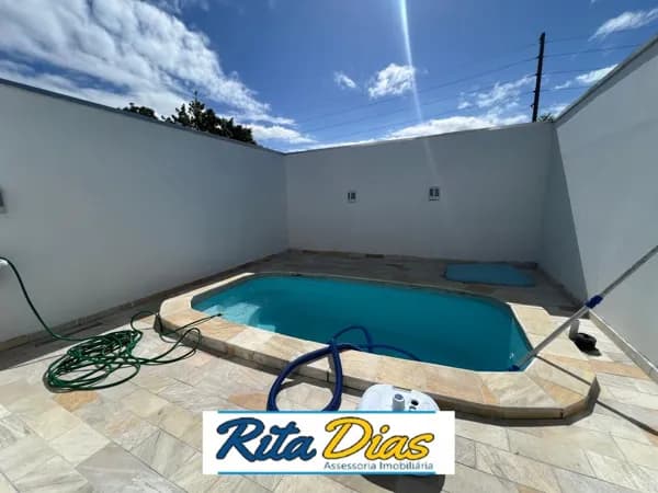 Casa geminada no bairro Centro em Pontal do Paraná-PR
