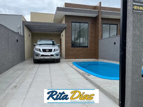 Casa geminada no bairro Saint Etiene em Matinhos-PR