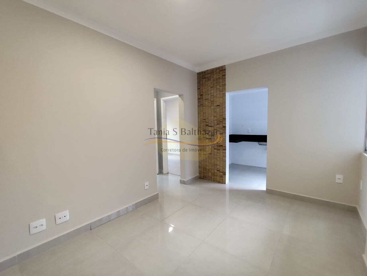 Apartamento reformado. Próximo a Praia. Bairro Gonzaga, em Santos/SP.