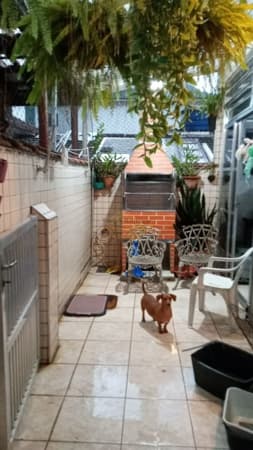 Casa Sobreposta Baixa, Quintal e Churrasqueira - Bairro Marapé - Santos/SP